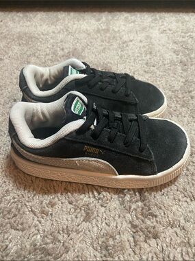 Puma Kids Suede Sneakers in Black with White Accents size 9C